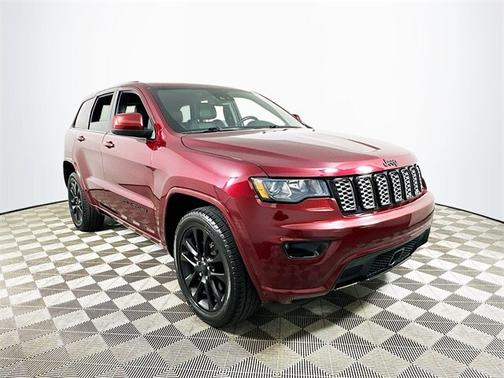 2020 Jeep Grand Cherokee LAREDO