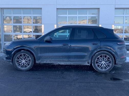 2024 Porsche Cayenne Base