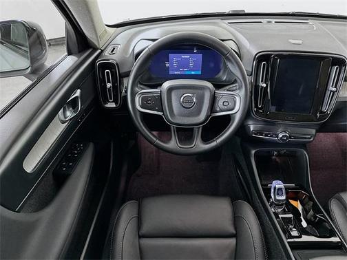 2025 Volvo XC40 B5 Plus Dark Theme