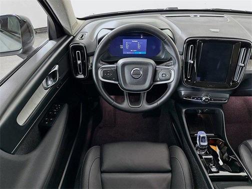 2025 Volvo XC40 B5 Plus Dark Theme