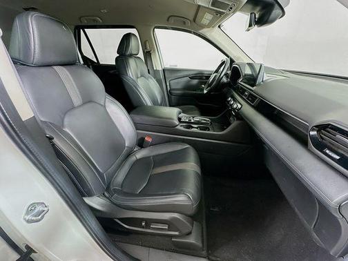 Platinum White Pearl 2024 Honda Pilot EX-L