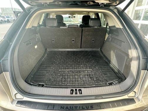 2020 Lincoln Nautilus Reserve