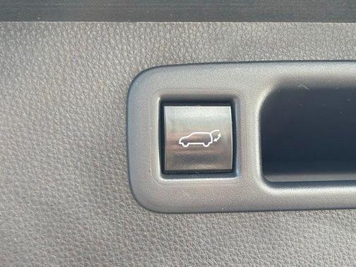 Magnetic Gray Metallic 2021 Toyota Highlander XLE