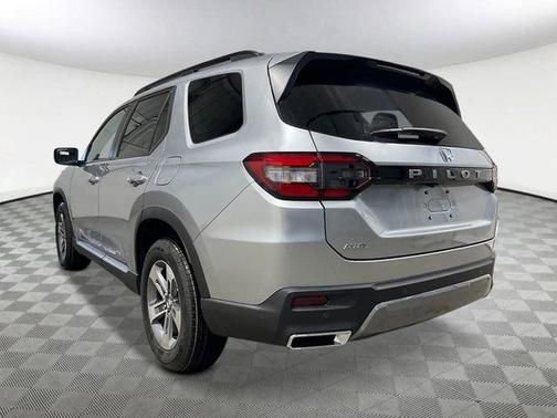 Solar Silver Metallic 2026 Honda Pilot EX-L