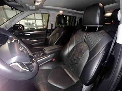 2023 Toyota Highlander Platinum