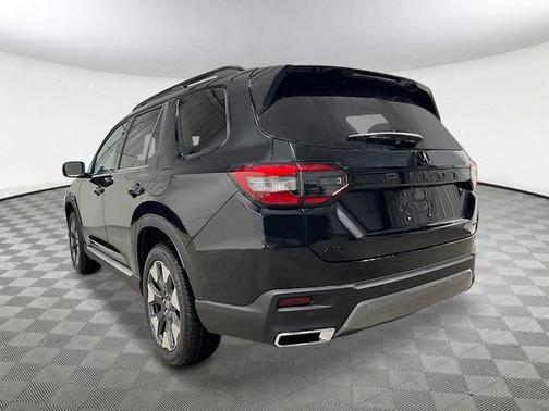 Crystal Black Pearl 2026 Honda Pilot Elite