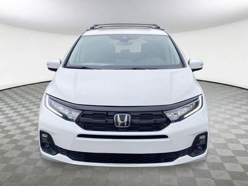 Platinum White Pearl 2026 Honda Odyssey Touring
