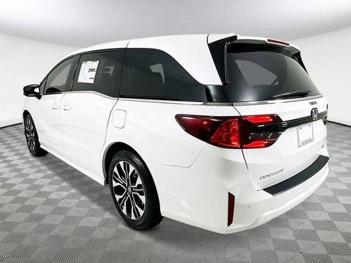 Platinum White Pearl 2026 Honda Odyssey Elite