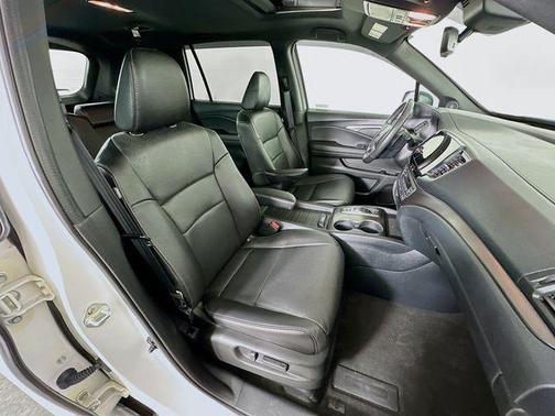 Platinum White Pearl 2023 Honda Passport EX-L