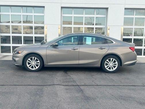 Pepperdust Metallic 2018 Chevrolet Malibu LT