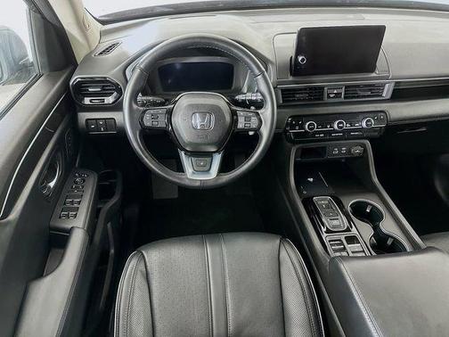 Crystal Black Pearl 2023 Honda Pilot Elite