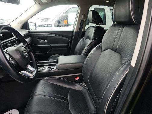 Crystal Black Pearl 2023 Honda Pilot Elite