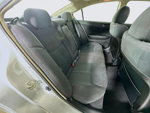 Brilliant Silver 2014 Nissan Maxima S
