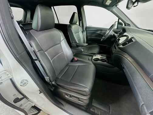 Platinum White Pearl 2023 Honda Passport EX-L