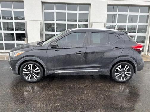 2020 Nissan Kicks SR