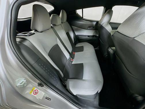 Silver Knockout Metallic 2019 Toyota C-HR LE