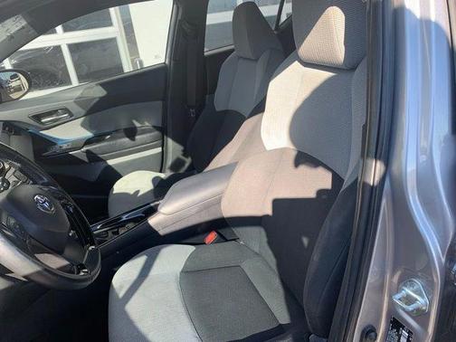 Silver Knockout Metallic 2019 Toyota C-HR LE