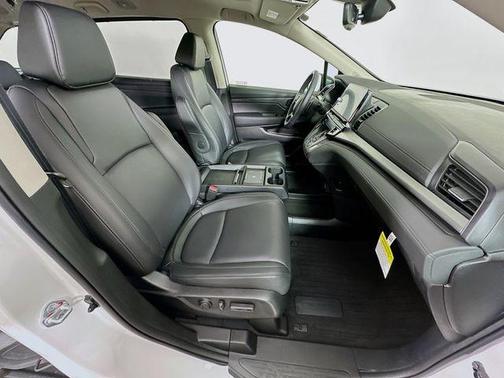 Platinum White Pearl 2026 Honda Odyssey EX-L