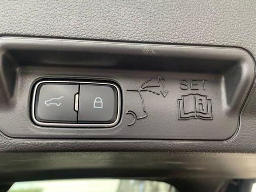 Agate Black Metallic 2024 Ford Explorer XLT