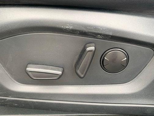 Agate Black Metallic 2024 Ford Explorer XLT