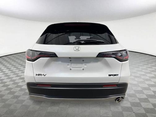 Platinum White Pearl 2027 Honda HR-V Sport