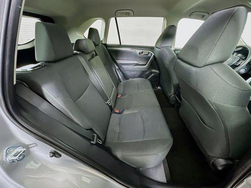 Silver Sky Metallic 2019 Toyota RAV4 LE