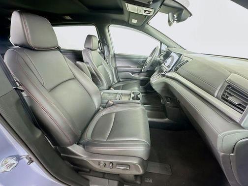 Sonic Gray Pearl 2023 Honda Odyssey Sport