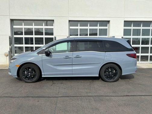 Sonic Gray Pearl 2023 Honda Odyssey Sport