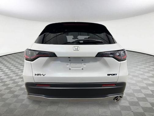 Platinum White Pearl 2027 Honda HR-V Sport