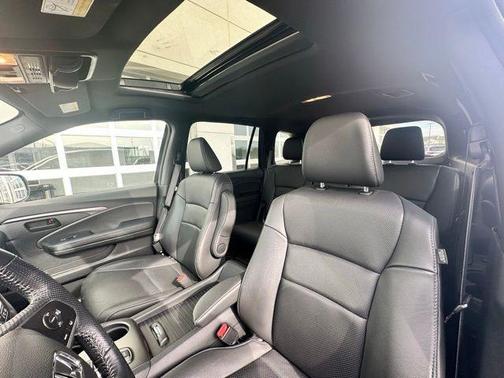 Crystal Black Pearl 2023 Honda Passport EX-L