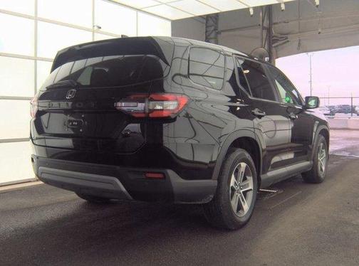 2023 Honda Pilot EX-L 8-Passenger