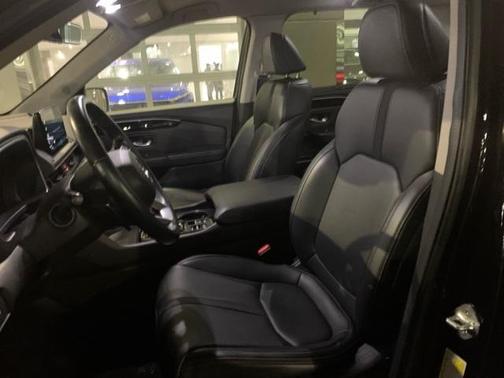 2023 Honda Pilot EX-L 8-Passenger