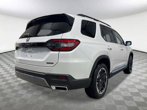Platinum White Pearl 2026 Honda Pilot Touring