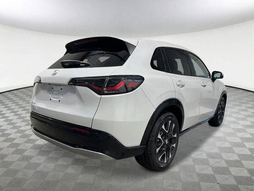 Platinum White Pearl 2027 Honda HR-V EX-L