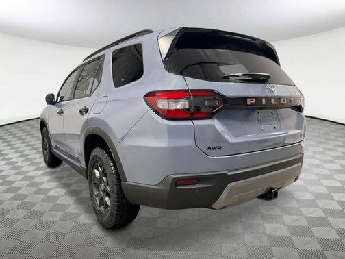 Sonic Gray Pearl 2026 Honda Pilot TrailSport