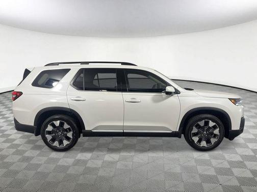 Platinum White Pearl 2026 Honda Pilot Elite