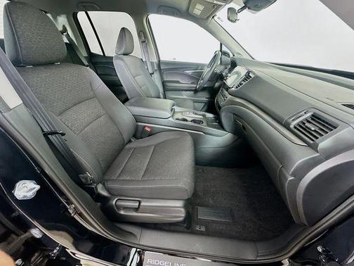Crystal Black Pearl 2025 Honda Ridgeline Sport