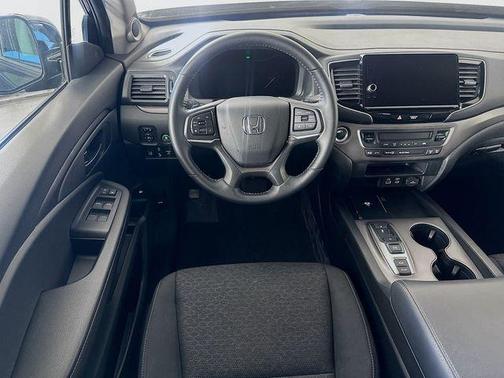Crystal Black Pearl 2025 Honda Ridgeline Sport