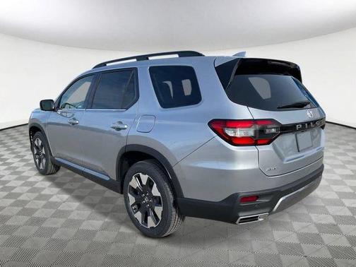 Solar Silver Metallic 2026 Honda Pilot Touring