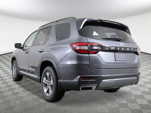 Modern Steel Metallic 2026 Honda Pilot EX-L