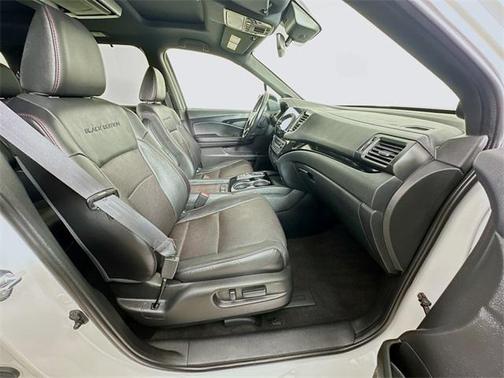 2022 Honda Pilot Black Edition