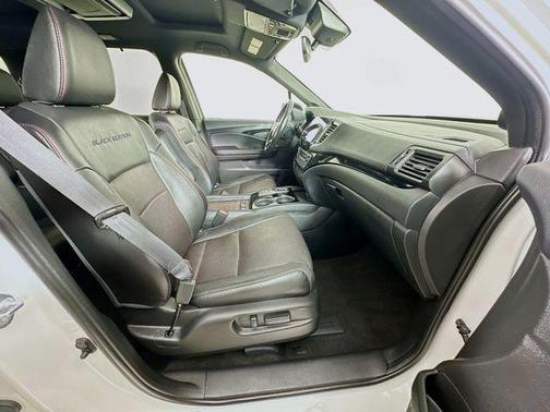 2022 Honda Pilot Black Edition