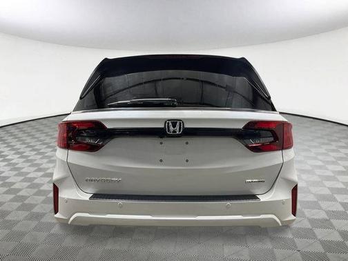 Platinum White Pearl 2026 Honda Odyssey Touring