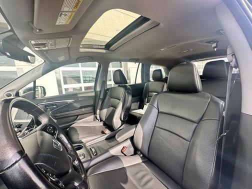 Crystal Black Pearl 2022 Honda Pilot Special Edition
