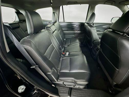 Crystal Black Pearl 2022 Honda Pilot Special Edition