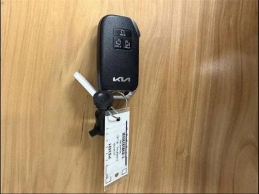 2024 Kia Carnival LX Seat Package
