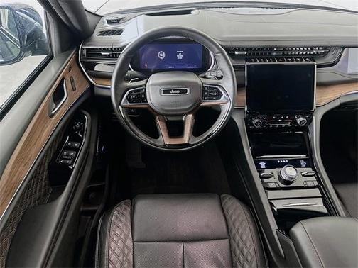 2023 Jeep Grand Cherokee Summit