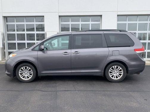 2013 Toyota Sienna XLE