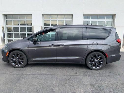 2019 Chrysler Pacifica Touring-L Plus