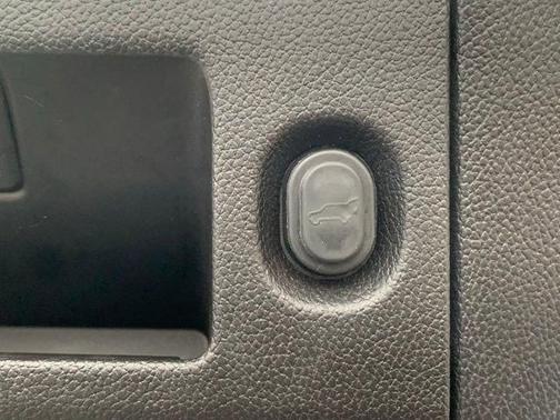 Summit White 2018 GMC Yukon SLT